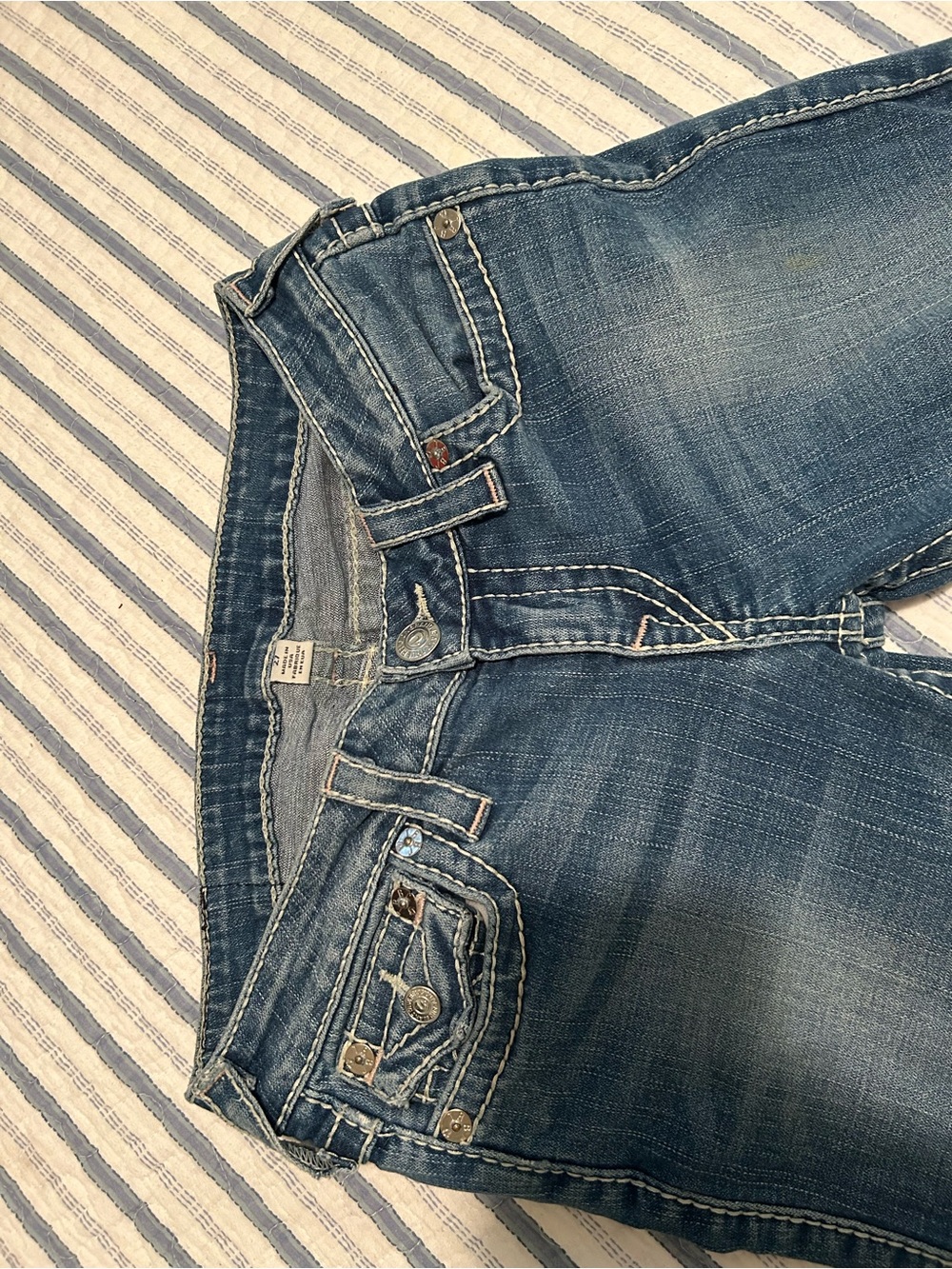 True Religion Women's Light Blue Boot Cut Jeans with Contrast Stitching - Picture 4 of 9